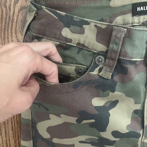 NWT True Religion (26) Camo Pants - Picture 5 of 8